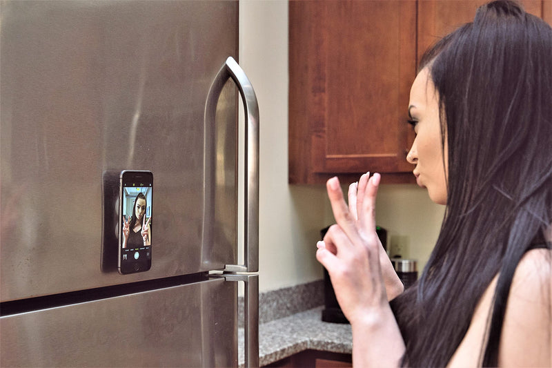 GogoPic Phone Grip Holder nonporous Surface Plastic, Glass, Mirror, Metal, Tile. Great for Selfie, Group-Photo, Video, TikTok, YouTube. Black, Black &White, Blue, Pink. (Black) - LeoForward Australia