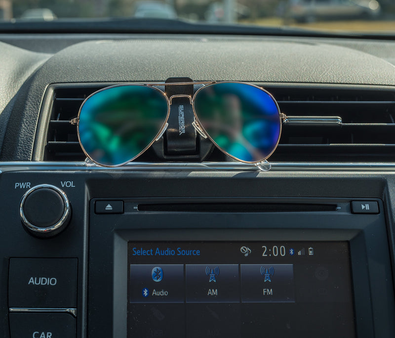  [AUSTRALIA] - Superior Essentials Sunglasses Holder for Sun Visor/Air Vent - Conveniently Holds Sunglasses - Easy One Handed Operation 1PC