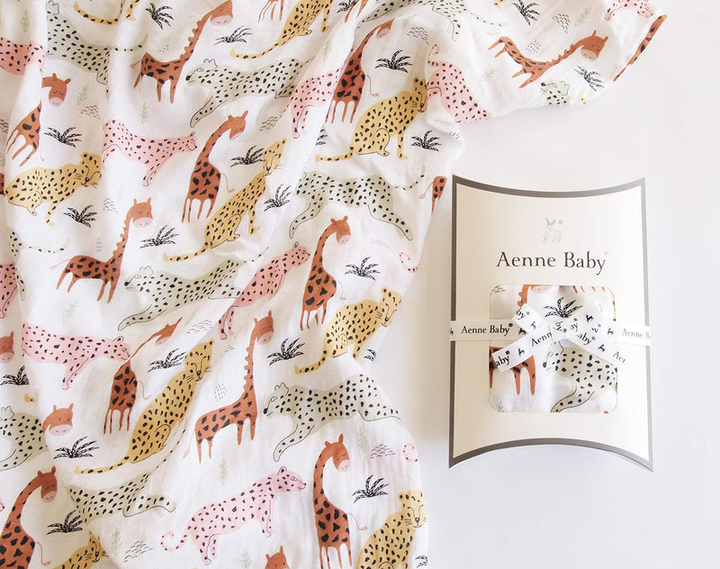 [AUSTRALIA] - Aenne Baby Safari Animals Muslin Swaddle Blanket Gender Neutral Travel Large 47 x 47 inch, 1 Pack, Girl Boy Giraffe, Cheetah, Lion