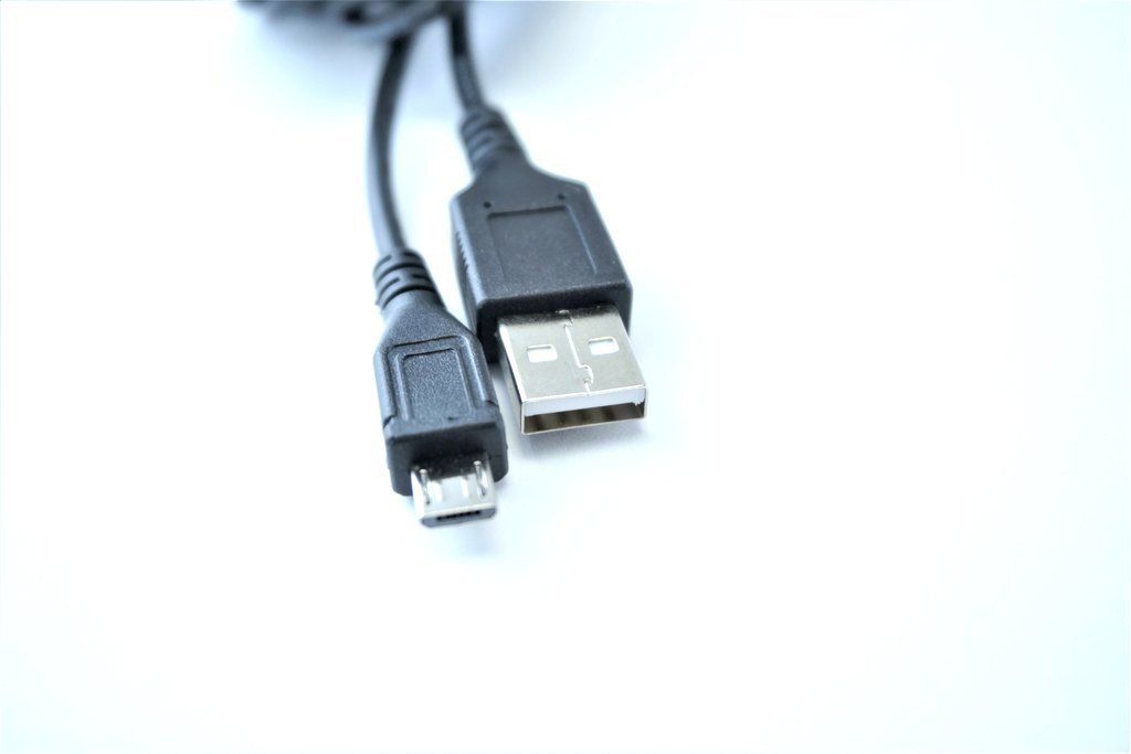 Omnihil High Speed 2.0 USB Data Trasfer Cable Compatible with Logitech Harmony 600 (915-000156), 650 (915-000159), 700 (915-000162), 900, Ultimate (915-000201) & Ultimate One (915-000224) - LeoForward Australia